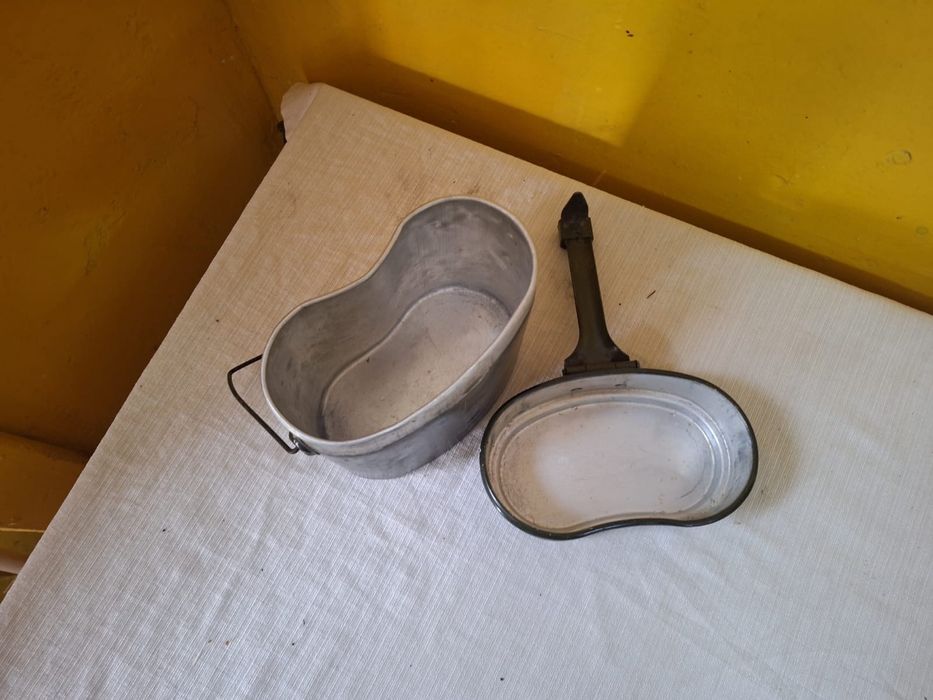Gamelă militară formata din 2 piese