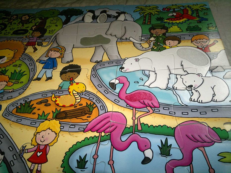 дървени играчки , пъзели, карти, конструктори