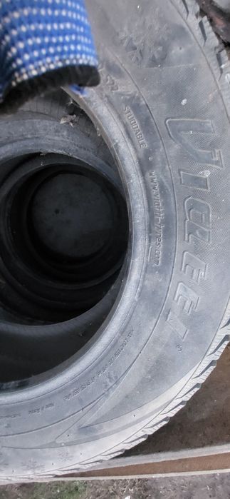 Продам шины 195/65R15