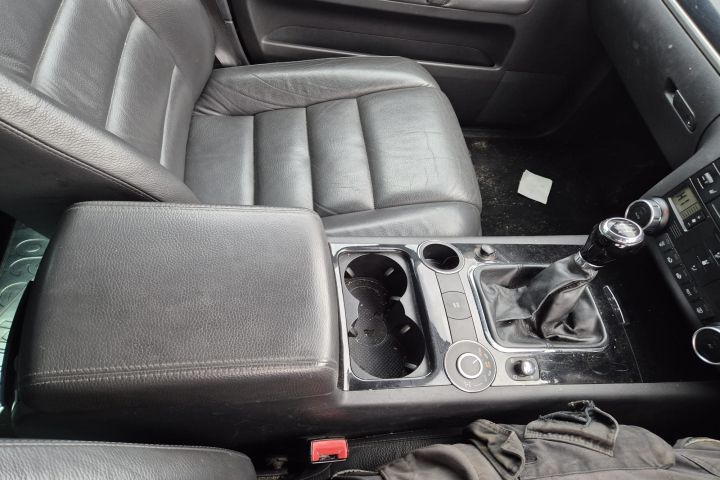 Hayon / Haion cu luneta Volkswagen VW Touareg generatia 1 7L (facelif