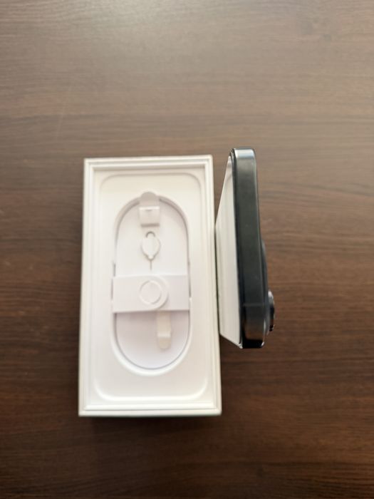 iPhone 16 Pro Max, Black Titanium