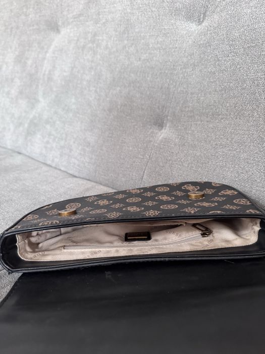 чанта Guess,страхотен модел