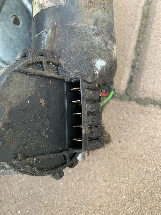 Моторче механизъм чистачки пасат 4 passat4