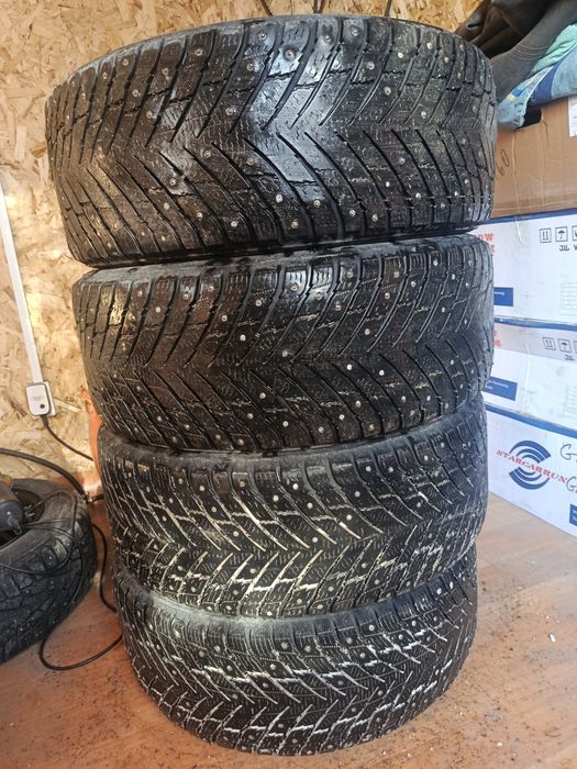 Zmax 235 45 R18 шиповка