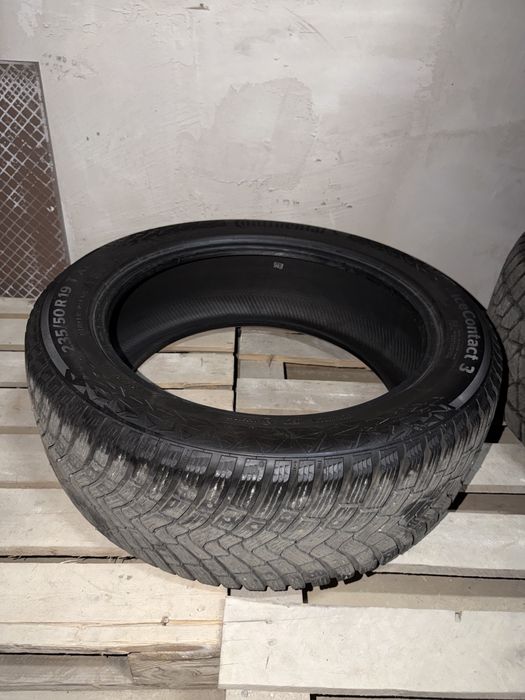 Continental ice contact 235/50/19