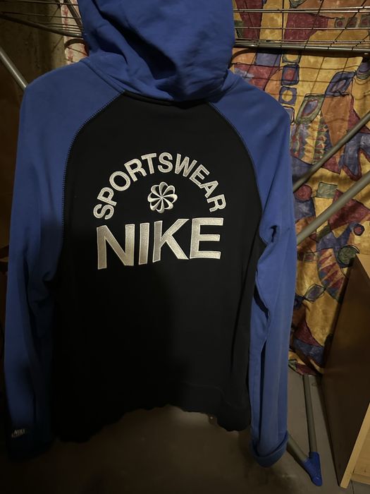 Продам  кофту nike sportwear