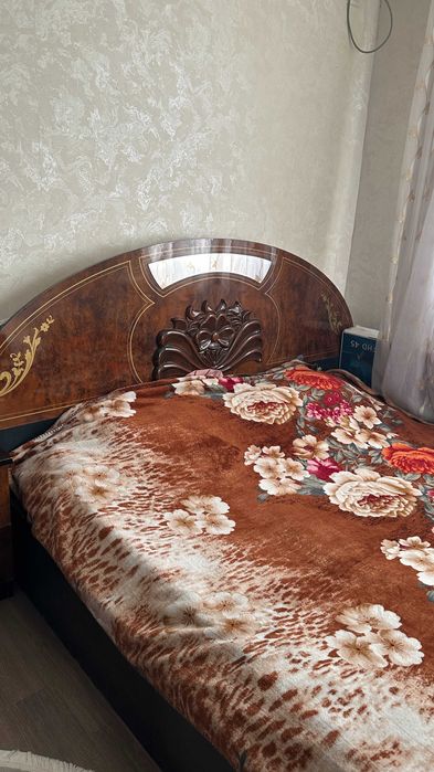 Продаётся спальный гарнитур