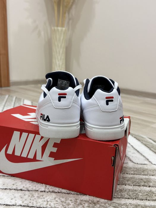 Обувки на Fila Бели