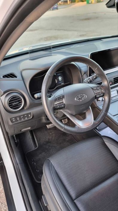 Hyundai Kona 64 kWh/Premium/2022/SOH 100%/KRELL