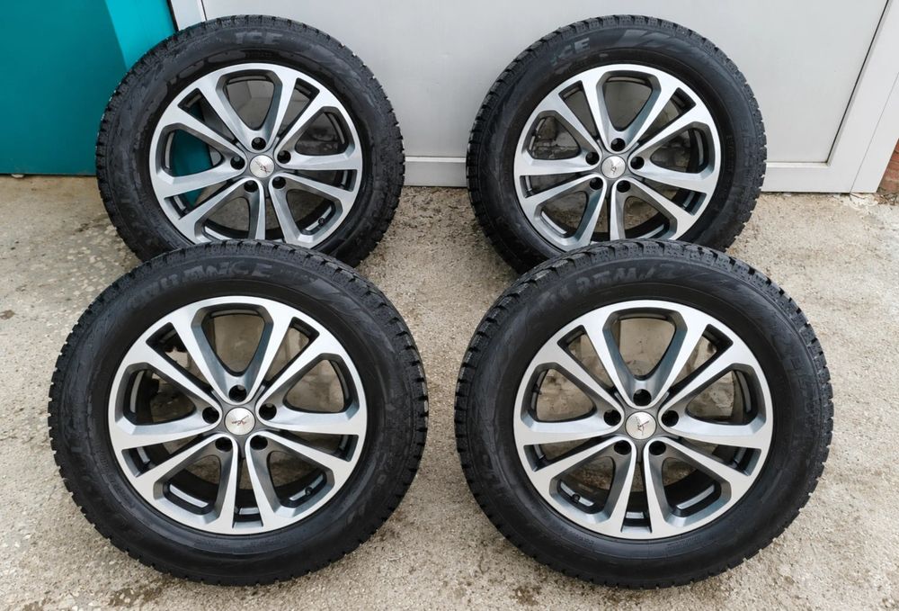 Продаются шины с дисками Formula ICE 215/60/17.