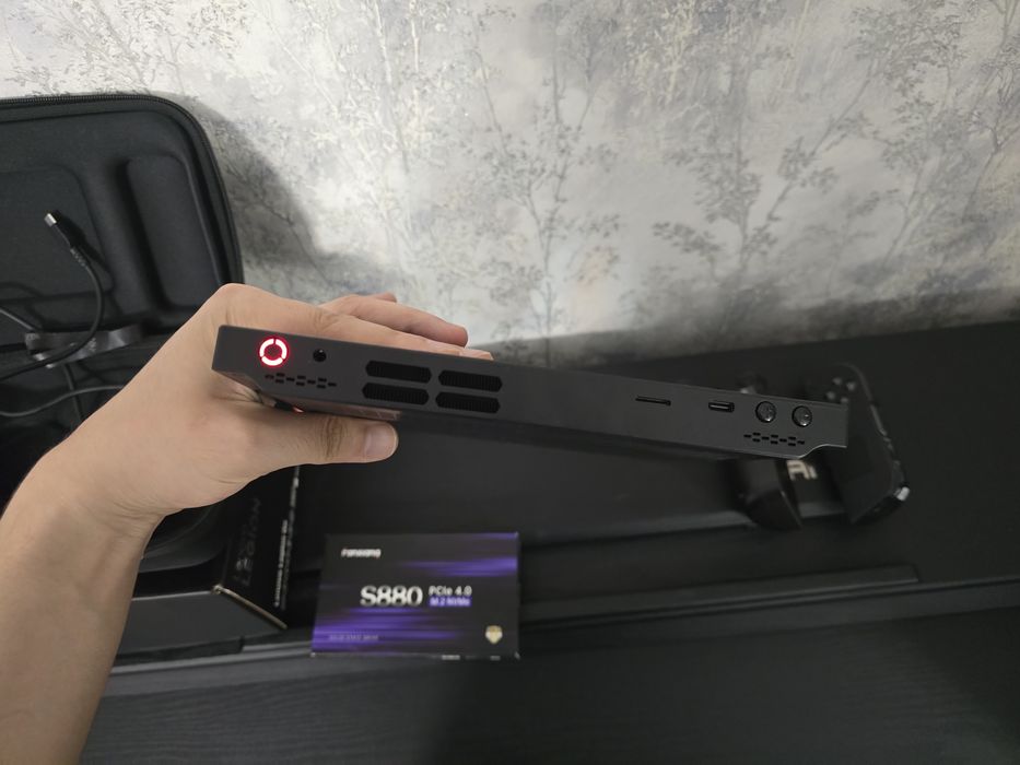 Lenovo Legion Go Z1 Extreme / 16GB / 4TB SSD (Идеальное состояние)