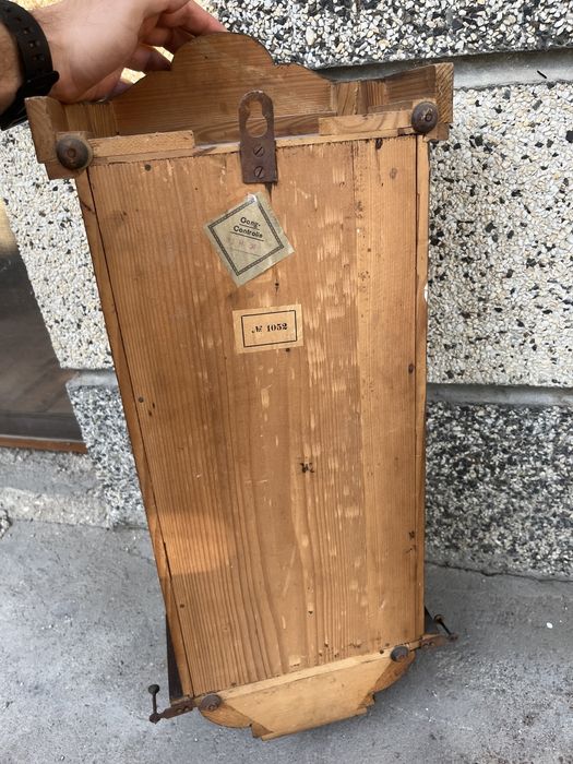 Старинен стенен часовник