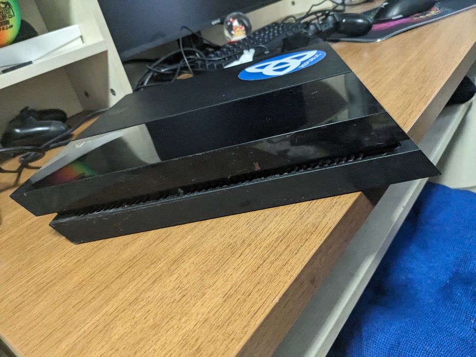 Продам ps 4 fat срочно