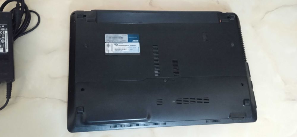 ASUS i7 2620M 8Gb ddr3 2 placi video GT540 2GB gaming laptop 15,6 k53