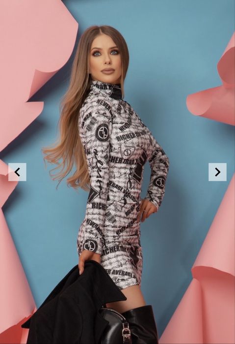 Рокля Alessa - Run The World Bodycon