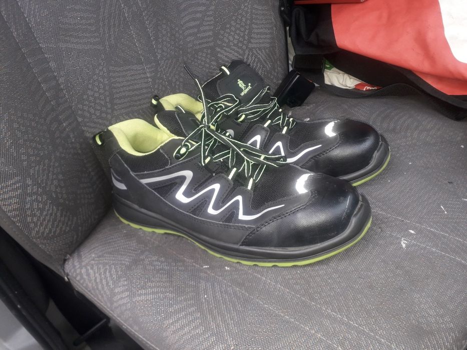 Bocanci cu bot de fier marimea 45 Germany