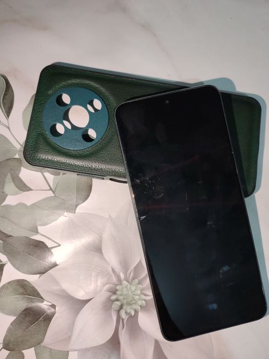 Huawei Nova Y90 128/4+3gb/77% батарея