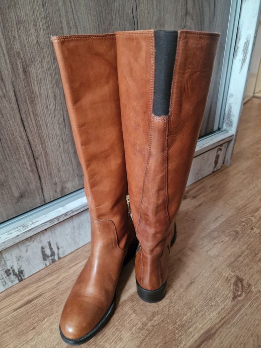 Продавам високи ботуши