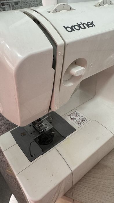 Швейная машина продаю срочно