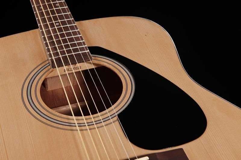 Yamaha FX310A II elektroakustik gitara