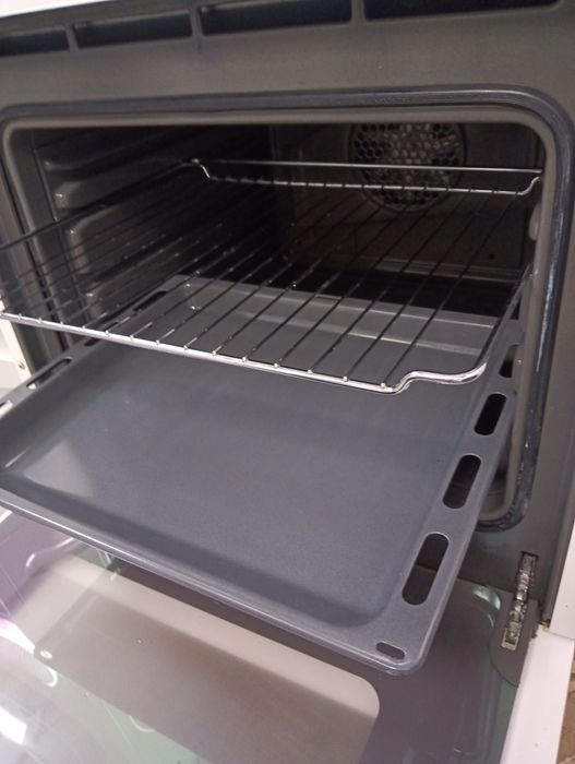 Свободно стояща печка с керамичен плот Сименс Siemens 2години гаранция