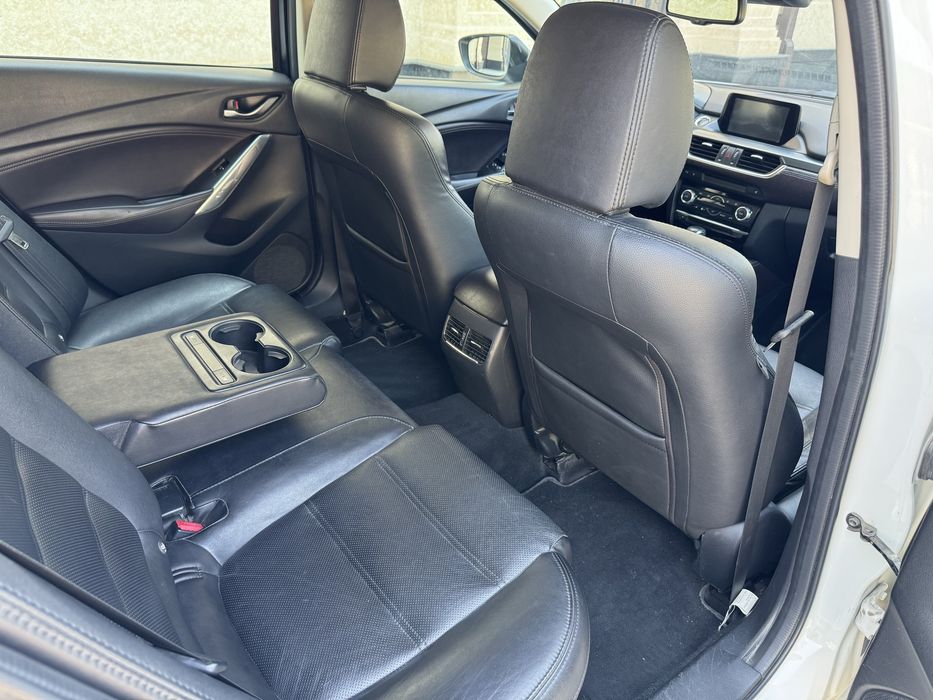 Mazda 6 2015г 2.5 192h/p  skyactiv максимальная коплектация
