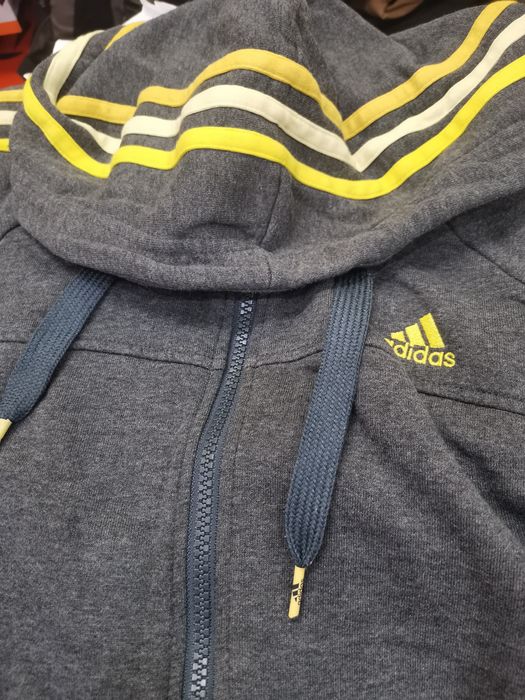 Adidas суичер с ленти през качулката - М