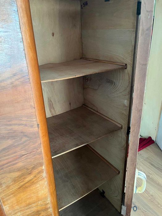 Ретро двукрилен гардероб