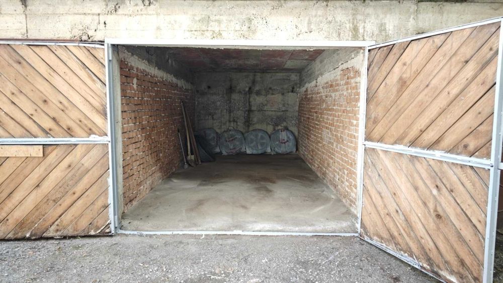 Дава се под наем Гараж / Паркомясто в Добрич, Кралска зона - 18 кв.м за 61.2 € - Снимка #2