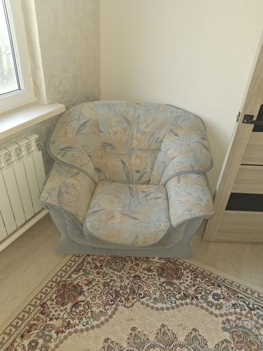 Б/у раскладной диван + кресло