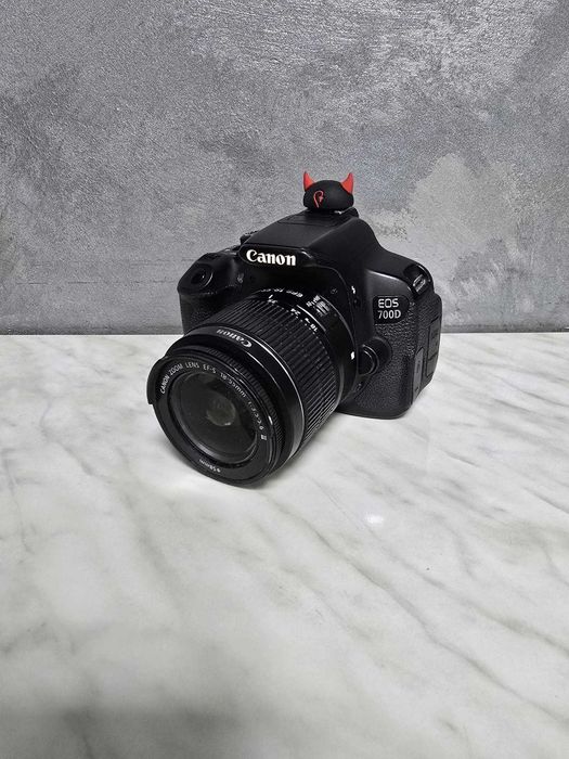 Aparat Foto Canon EOS 700D + Obiectiv 18-55  Bmg Amanet 104512