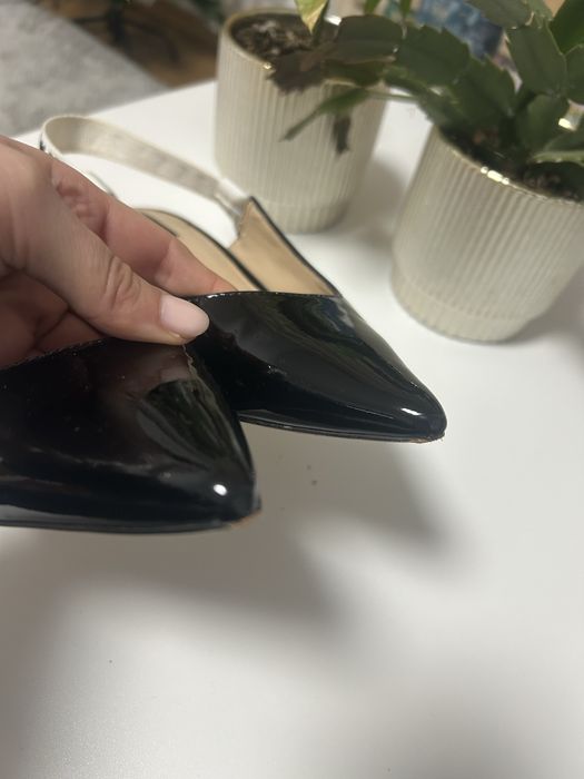 DKNY с остър връх, естествен лак, 40