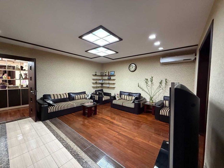 Центр, 4-х Комнатная квартира ЦУМ, 110-школа.