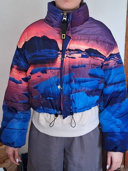 Дамско яке National Geographic x Bershka – уникален дизайн