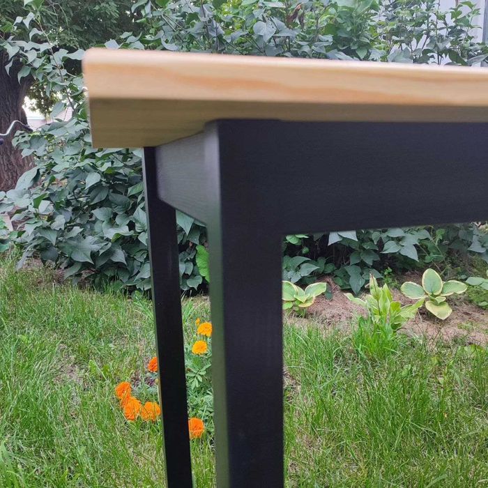 Стол и табуреты продам (комплект стол+ 4 табурета)