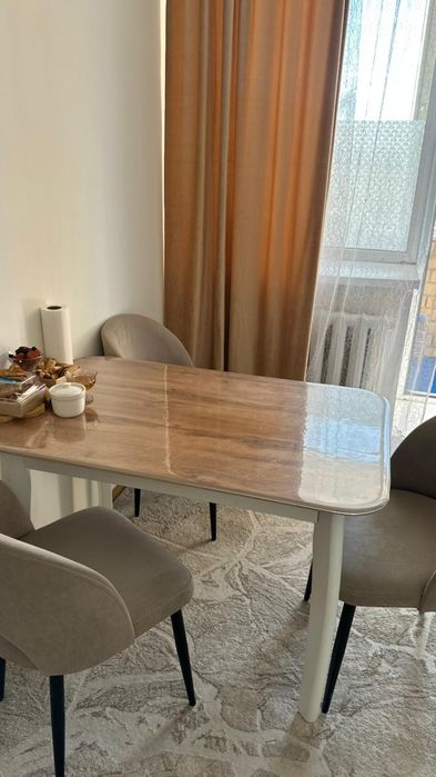 Стол со стульями