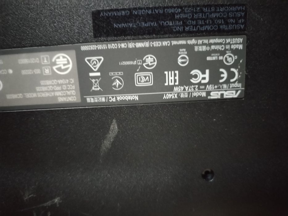 Vand laptop Asus baterie 2,30h AMD A8 (I5)
