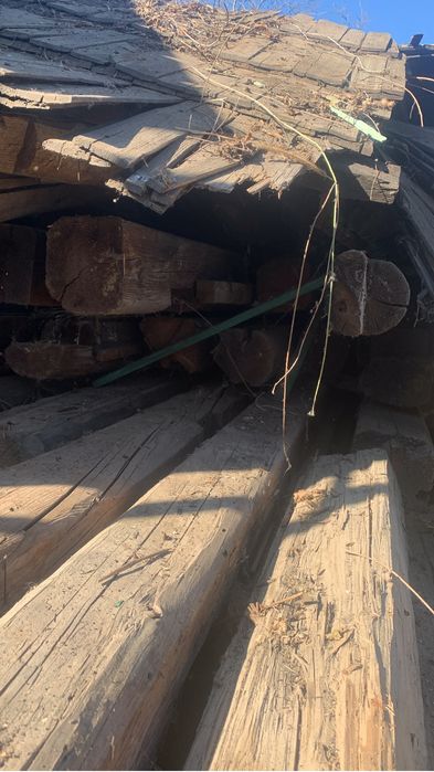 Grinzi vechi de lemn din casa romnaneasca