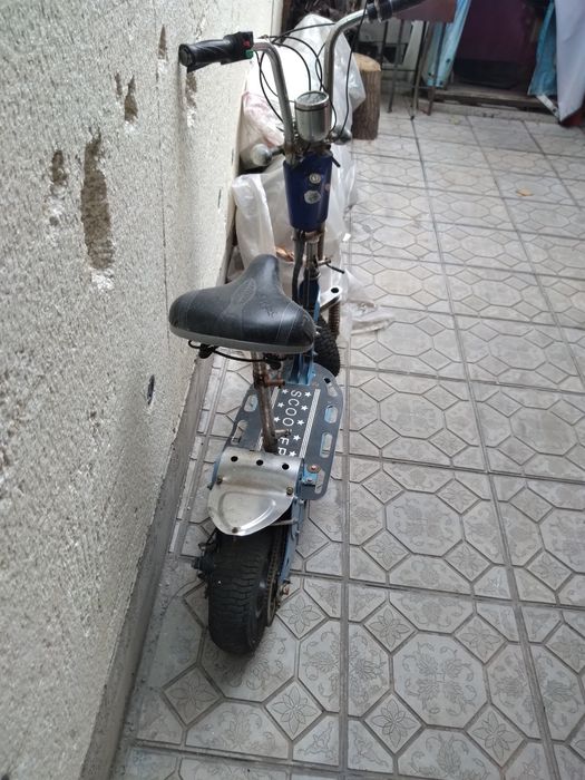 Электро-скутер продам.