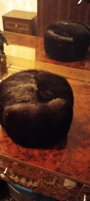 чёрная норковая шапка