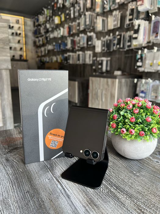 Samsung Galaxy Z Flip 7 SE - SH 24 Luni Garantie