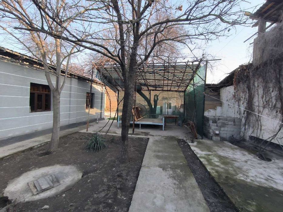 Продается на Сергели 4, Турон 13 станция метро 1 линия участок 6 соток