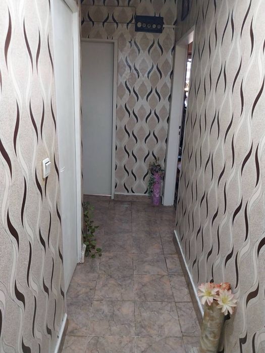 Продава се Четиристаен апартамент в Плевен, Сторгозия - 80 кв.м за 1250 €/кв.м - Снимка #2