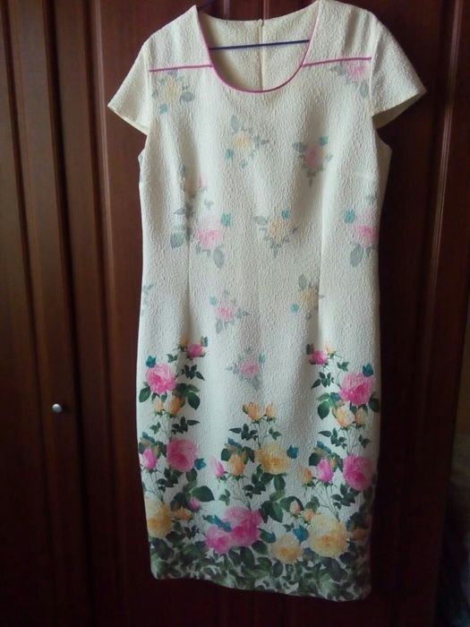 Продам женское платье