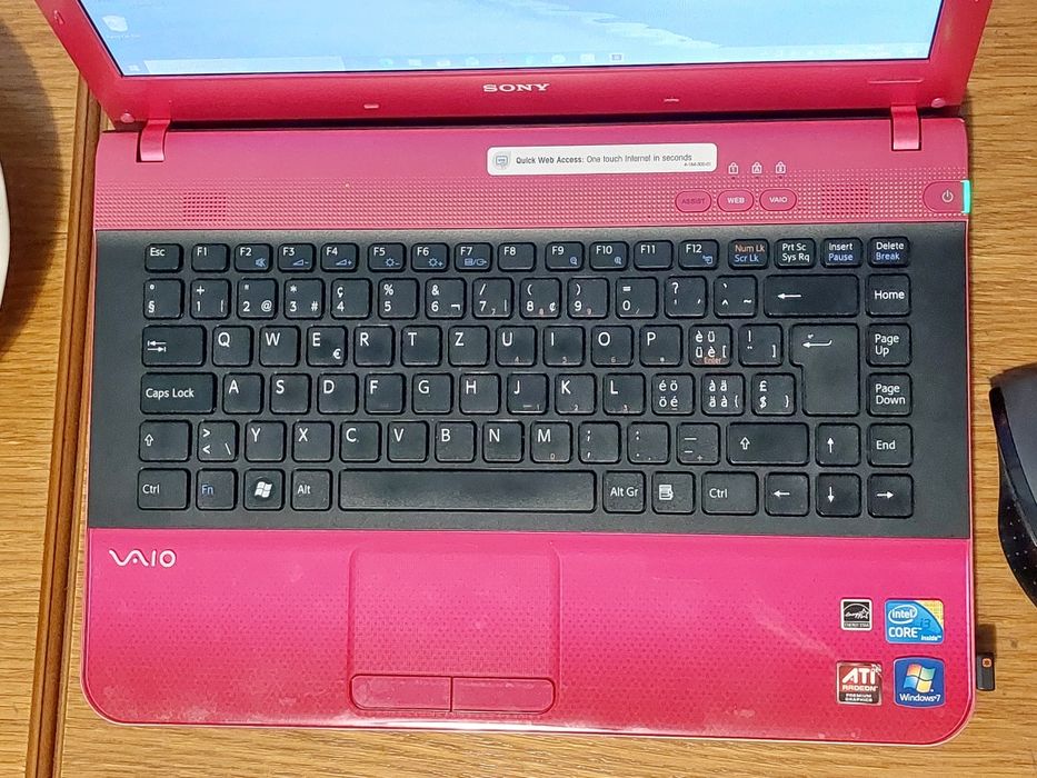 Laptop Sony Vaio i3 370M 2,4Ghz, 4GB, 320GB, Radeon HD 5400 512MB, W10