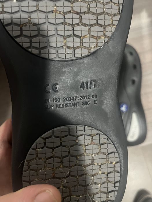 Професионални дамски обувки за готвач.