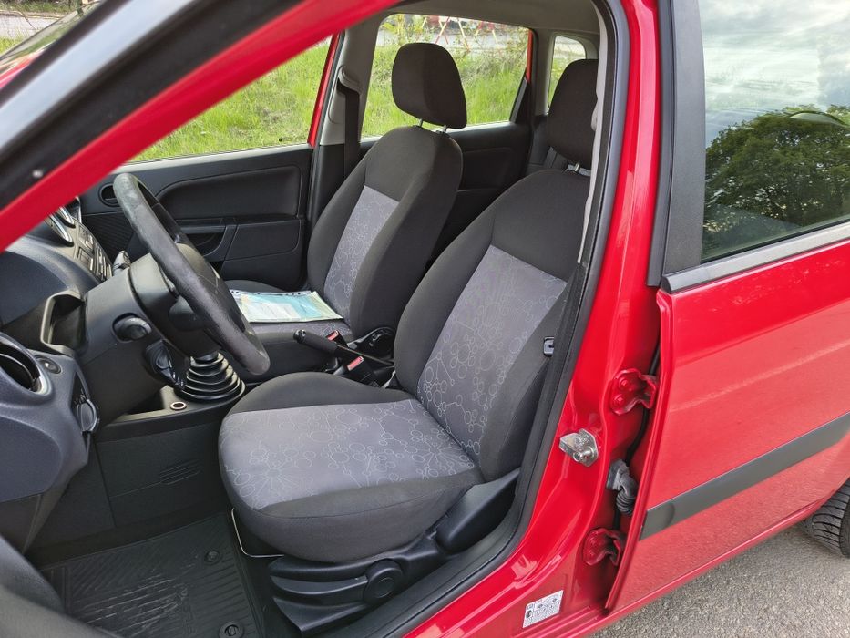 Форд Фиеста 1.4 дизел 2006г.