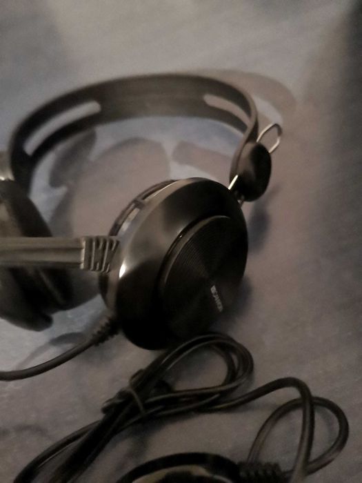 слушалки с микрофон