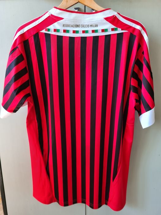 Тениска adidas, шорти, долнище Puma, зимна шапка на AC Milan Милан