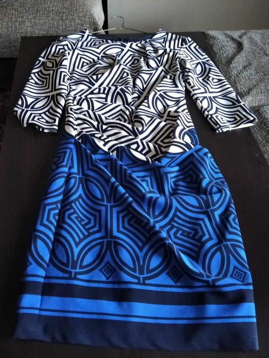 Рокля двуцветна изплзвана